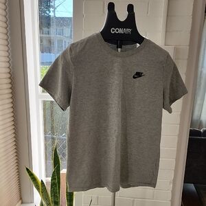 Nike Women's Gray T-Shirt, Large